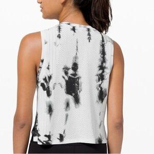 Lululemon Train to Be Tank Top Shibori size 8 Crewneck Tie Dye Activewear